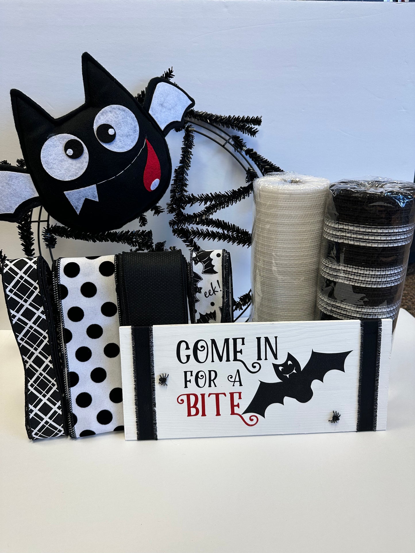 Party Kit - Come in For a Bite! Halloween Party Kit