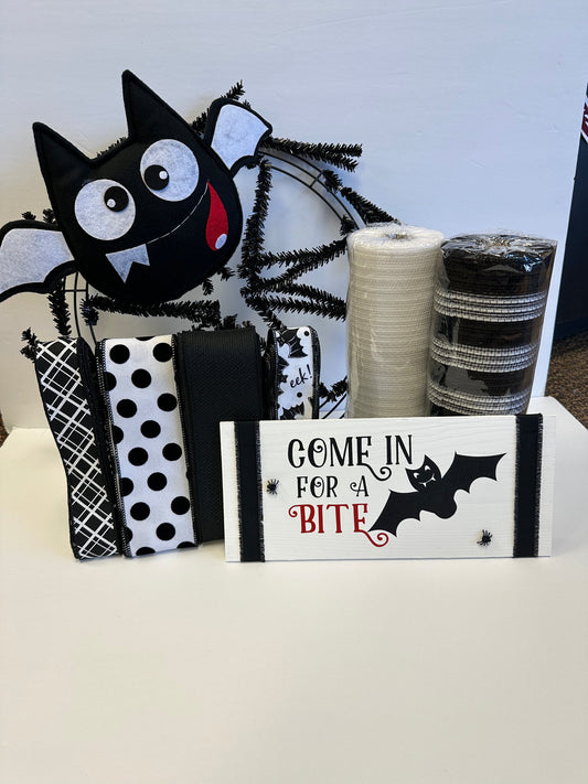 Wreath Kit - Come in For a Bite! Halloween Wreath Kit