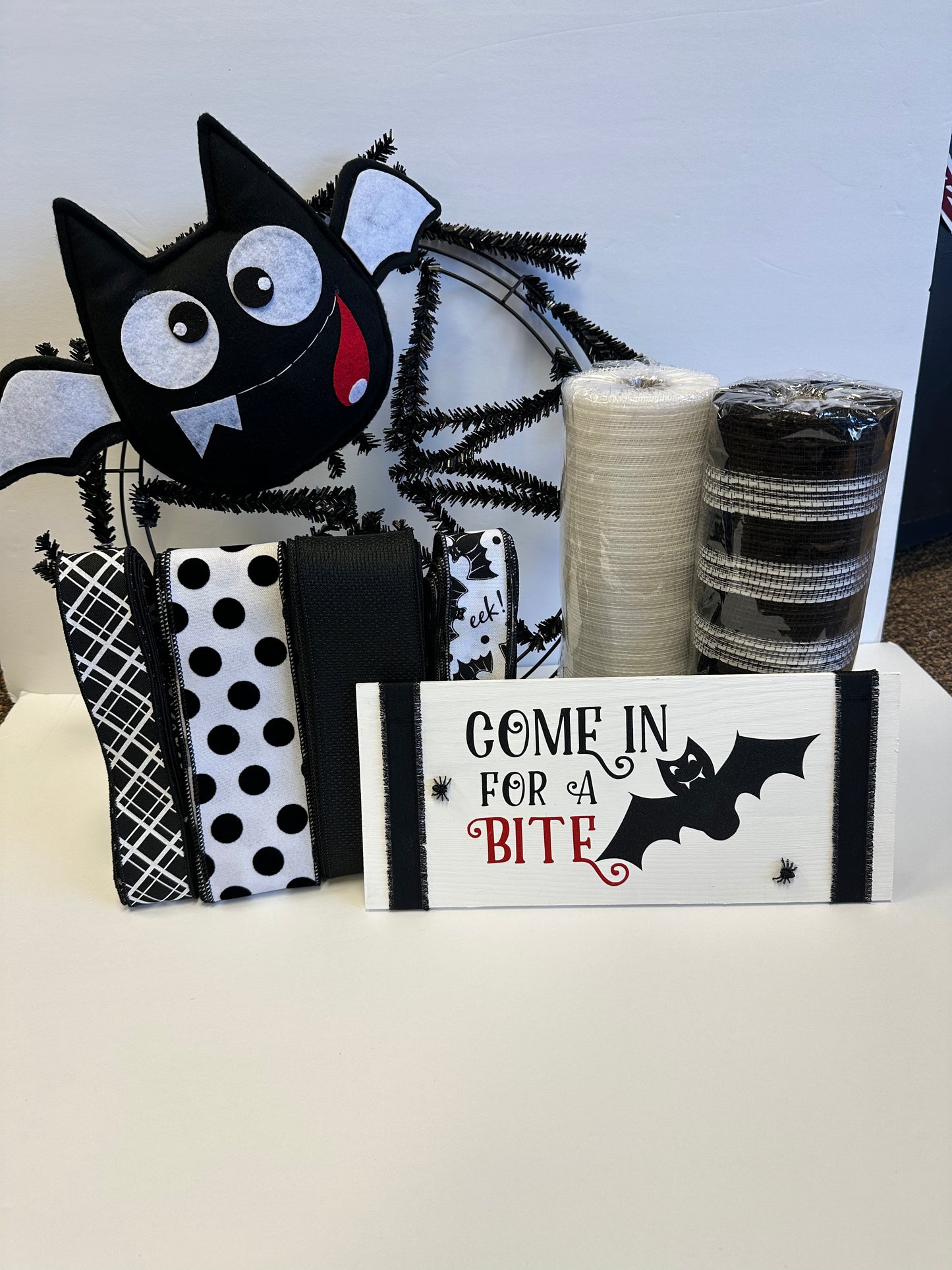 Party Kit - Come in For a Bite! Halloween Party Kit
