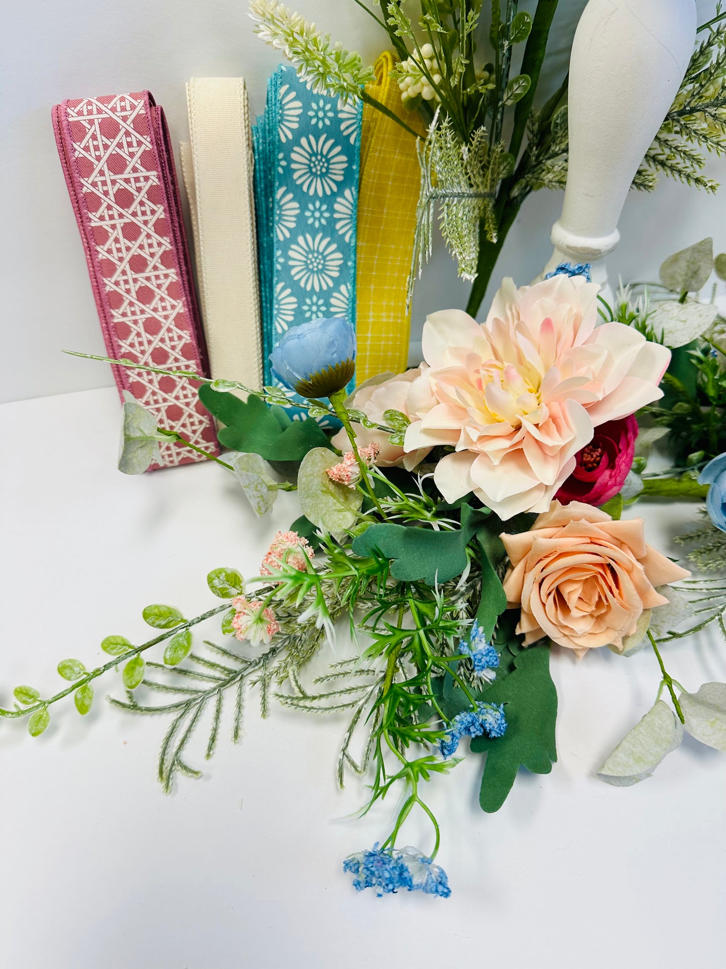 Floral, Ribbon & Sign Grapevine Wreath Kit