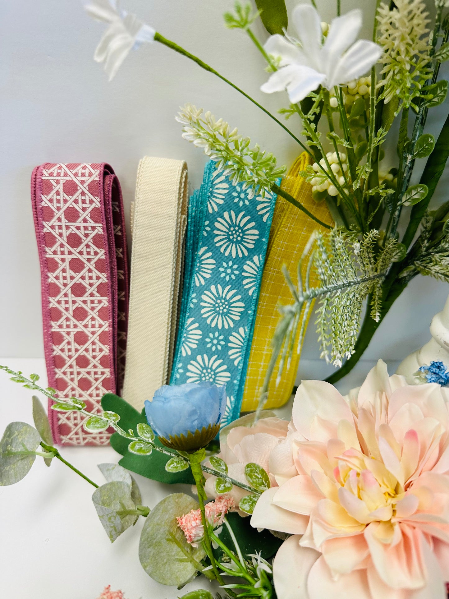 Floral, Ribbon & Sign Grapevine Wreath Kit