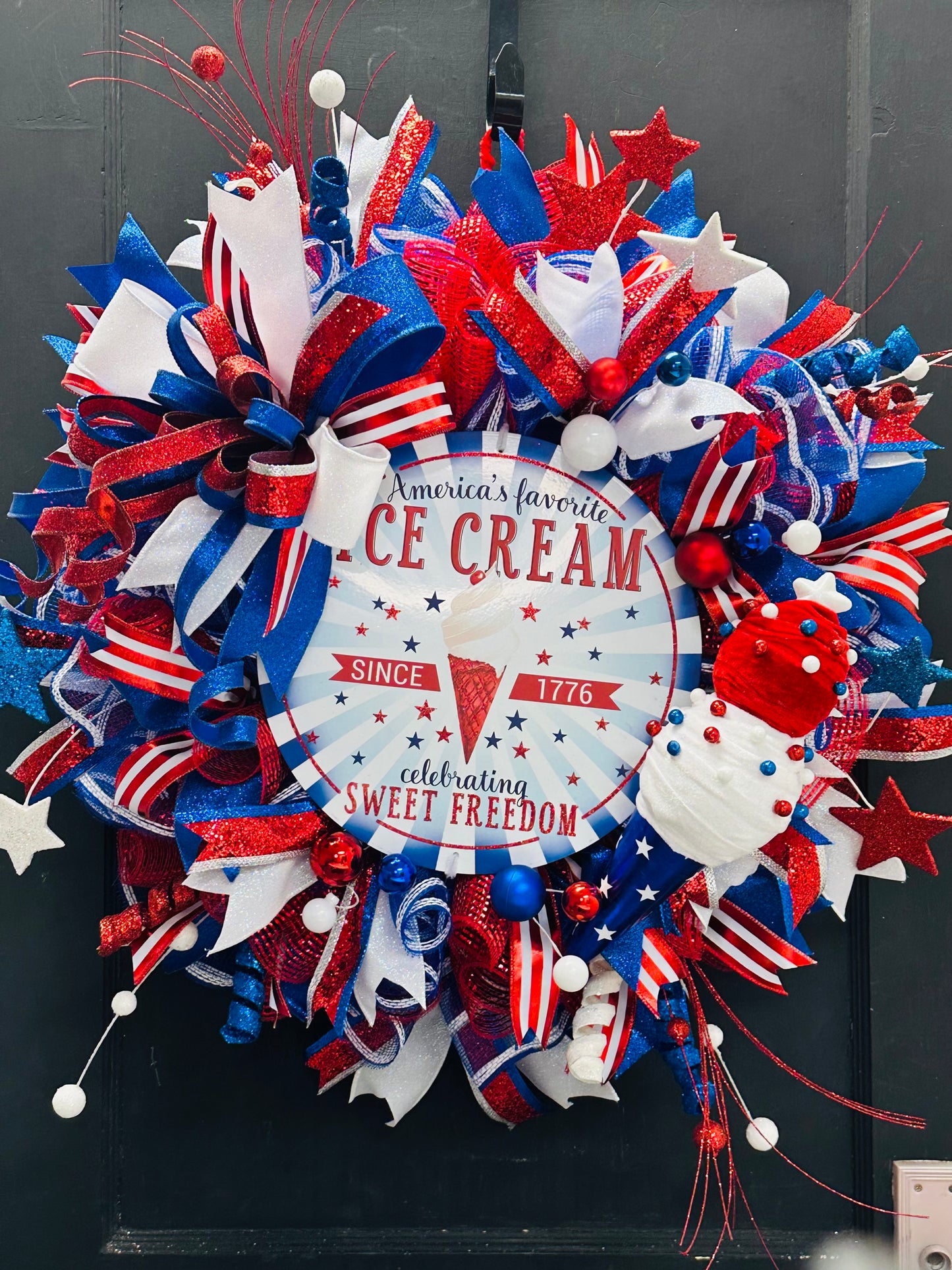 16"L Ball Ornament Spray: RWB