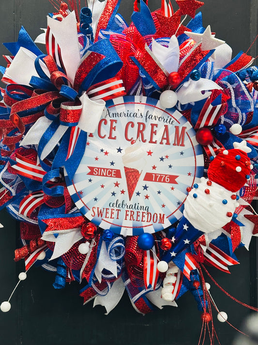 18"L Glittered Curly Ball Spray: RWB