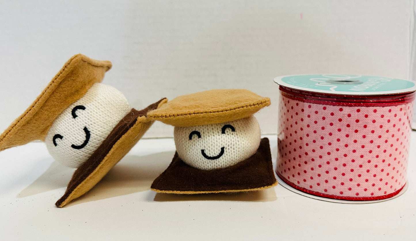 Plush S'mores Wreath Attachment