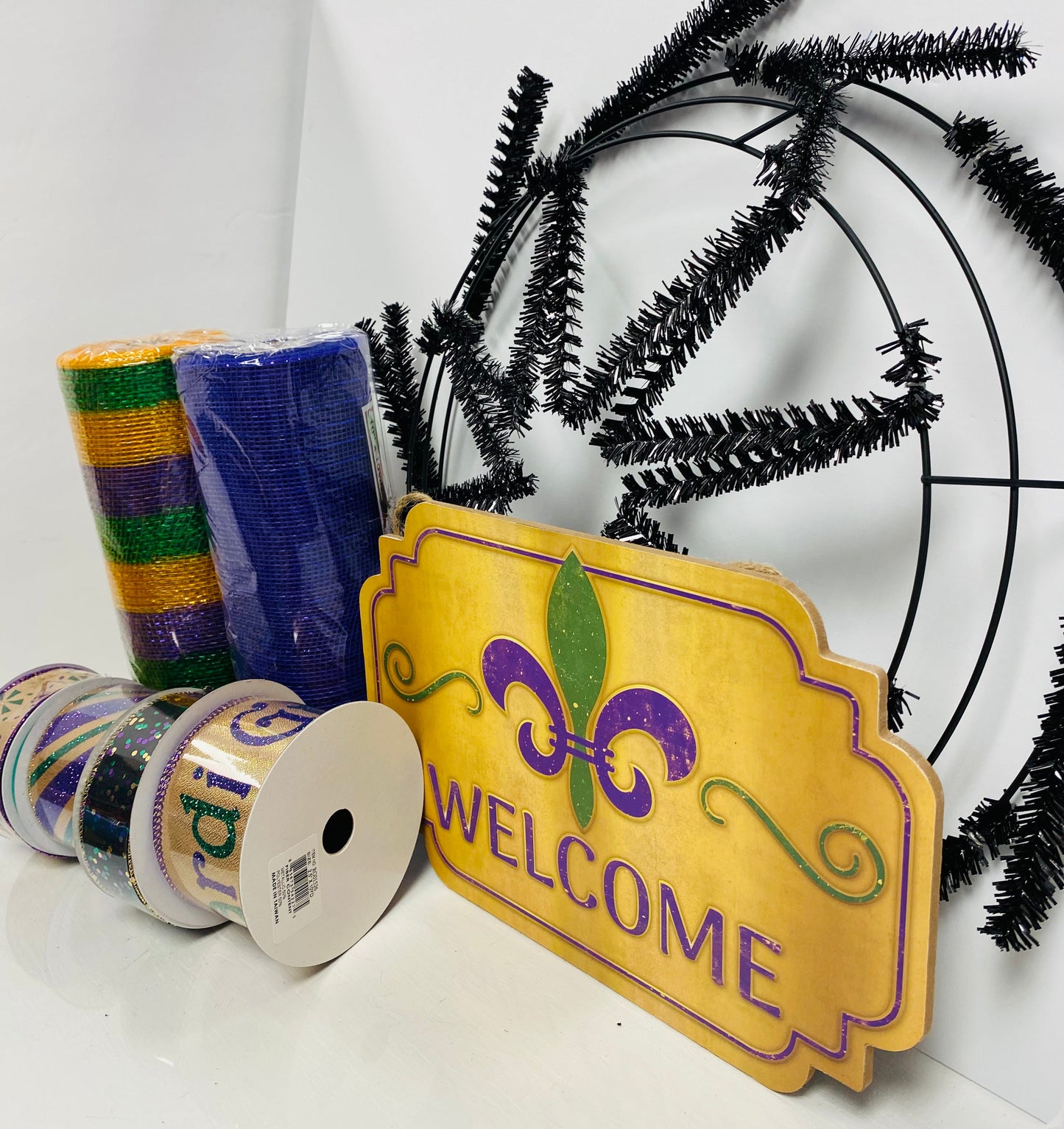 Mardi Gras Welcome Wreath Kit