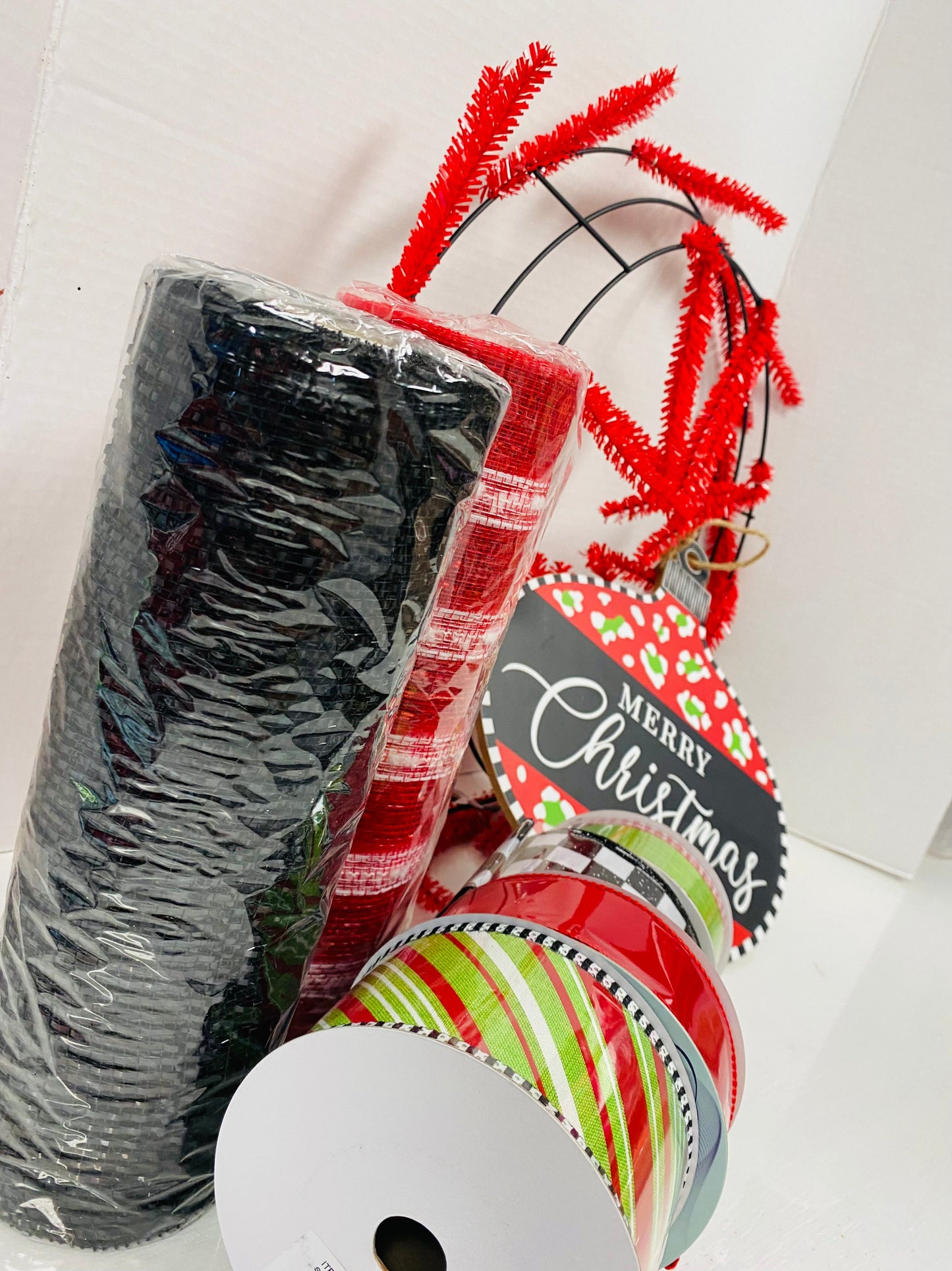 Party Kit - Merry Christmas! Ornament Winter Wreath