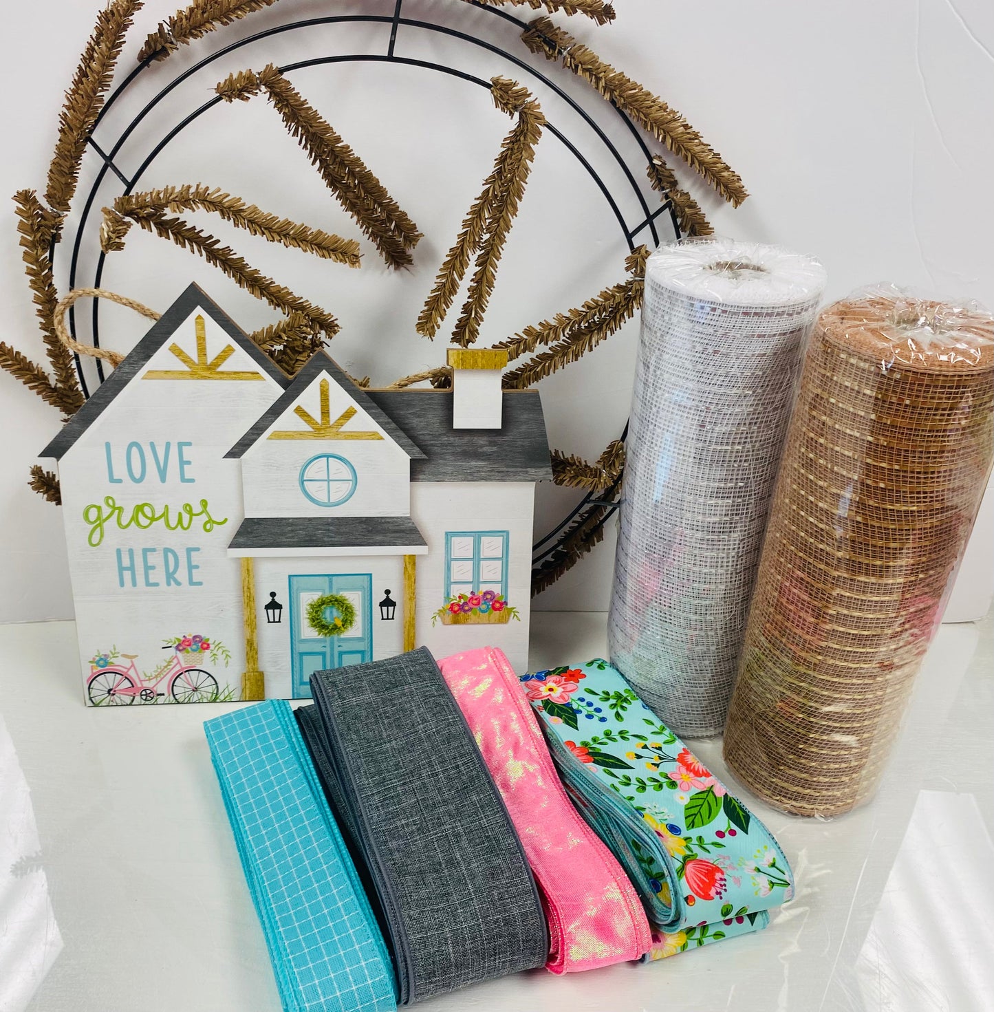 Party Kit - Love Grows Here Everyday Wreath Kit