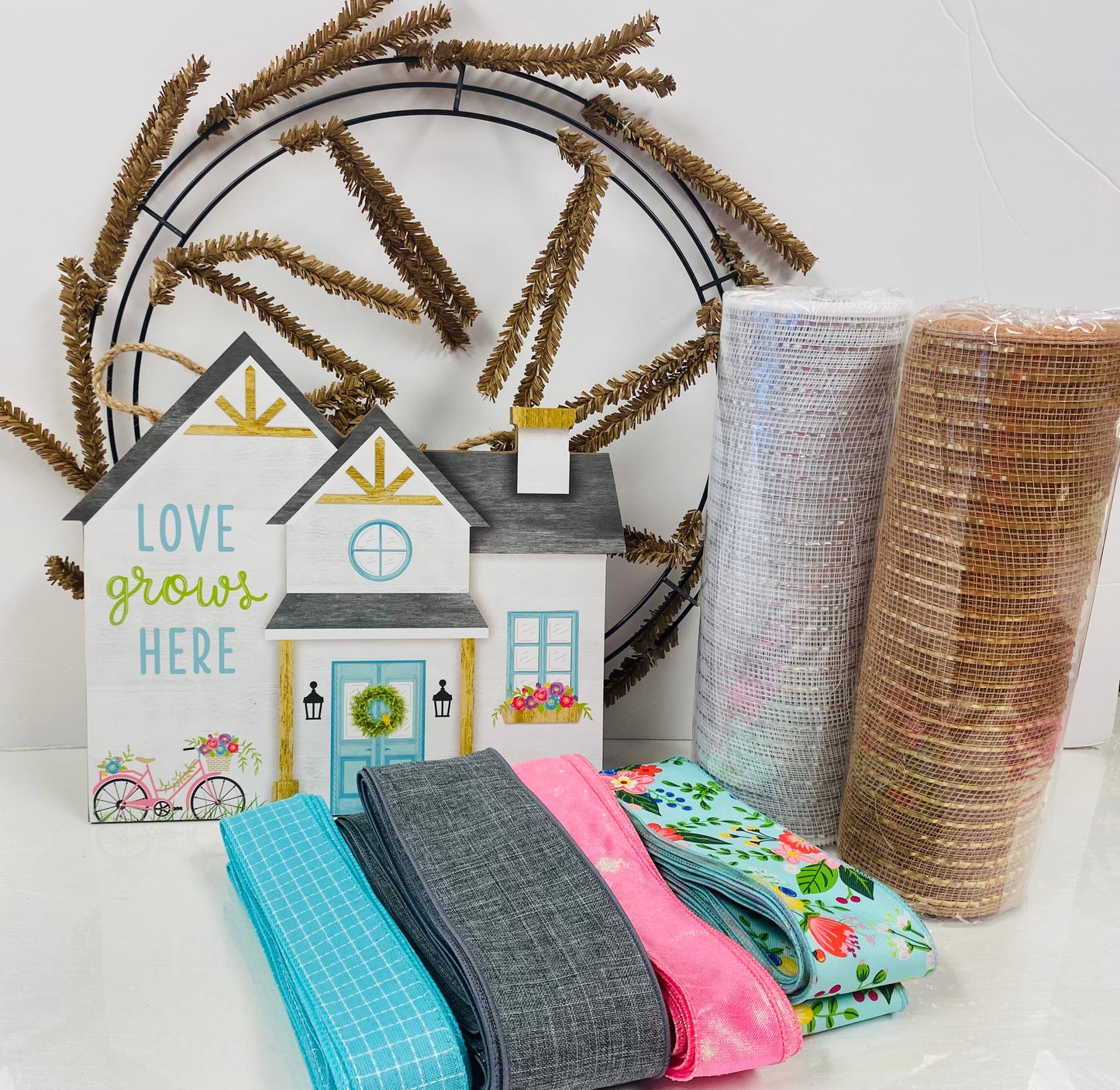 Party Kit - Love Grows Here Everyday Wreath Kit