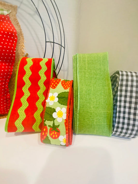 Summer Strawberry DIY Wreath Kit