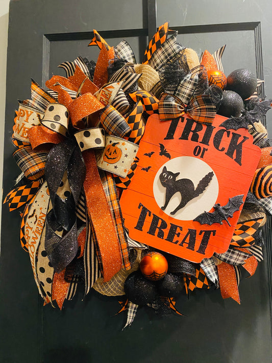 Black Cat Retro Halloween Wreath