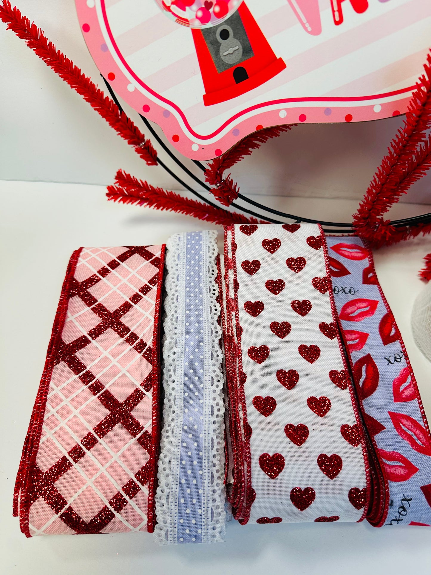 I Chews You Bubblegum Valentine DIY Wreath Kit
