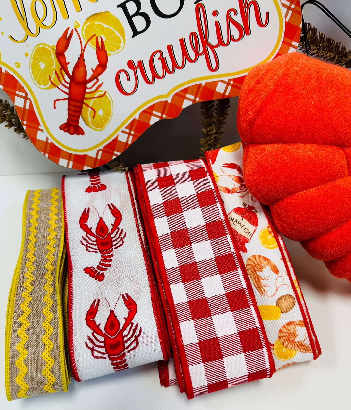 Plush Cajun Crawfish Wreath Kit