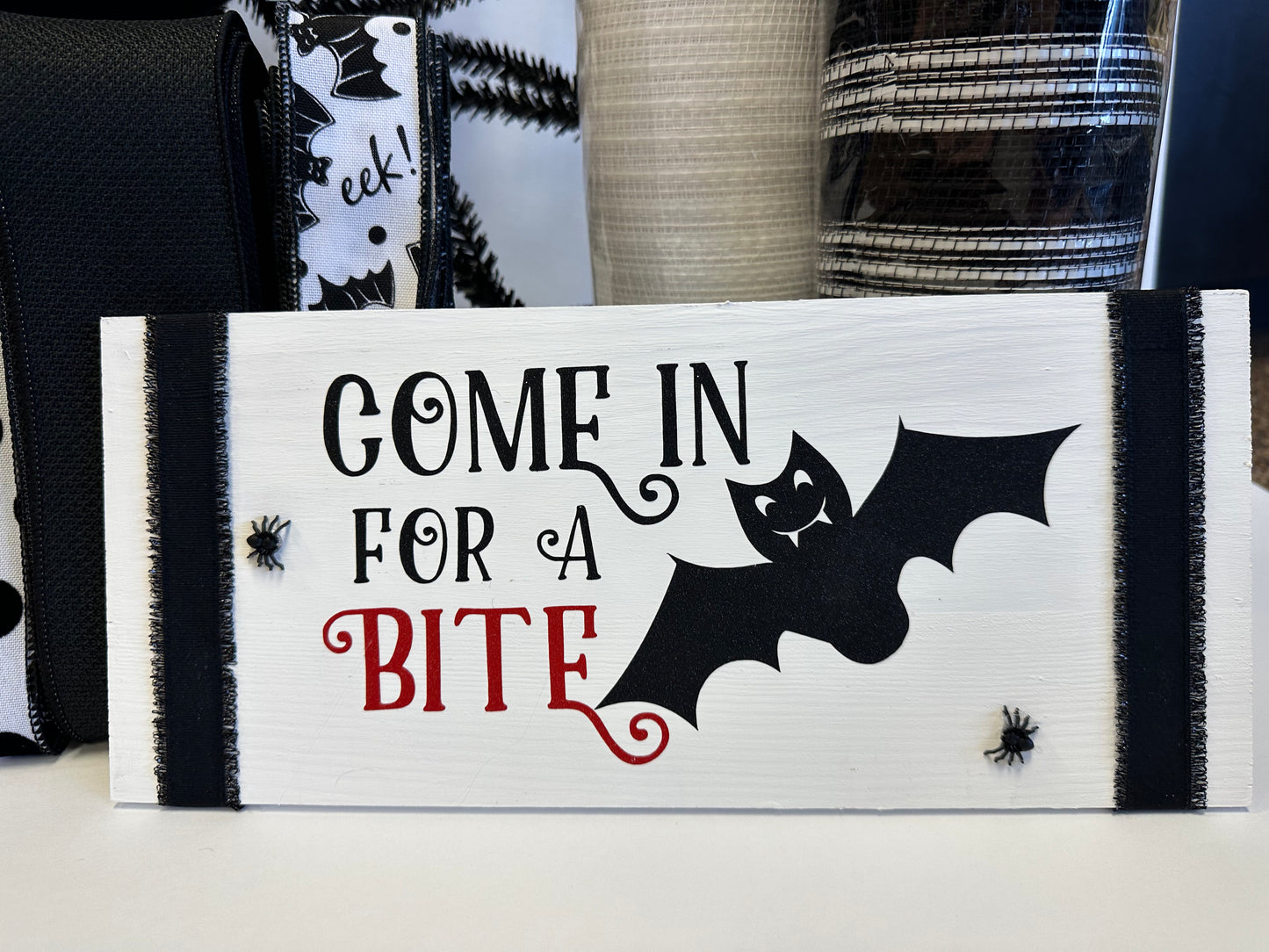 Wreath Kit - Come in For a Bite! Halloween Wreath Kit