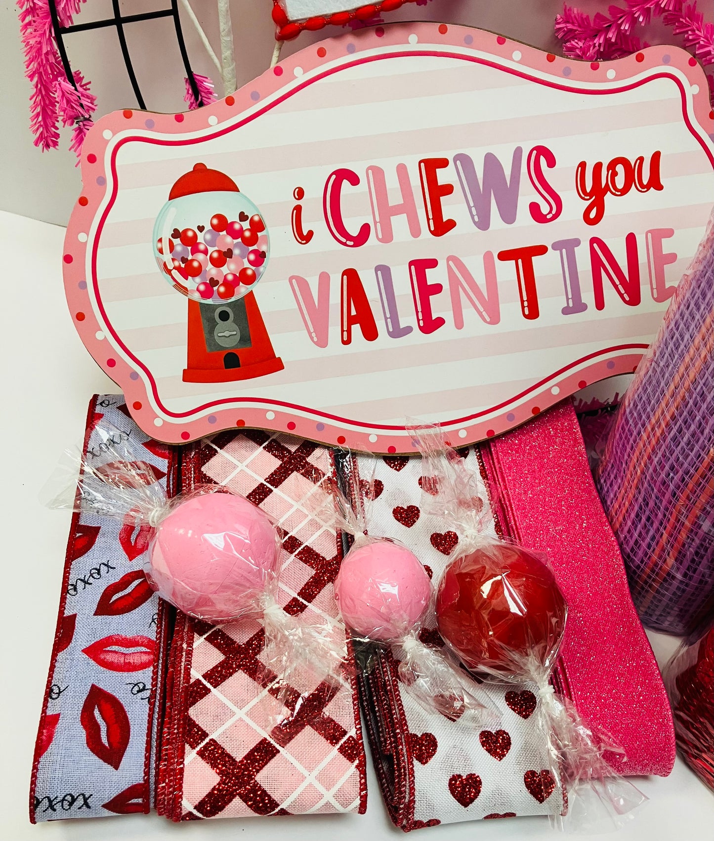 I Chews You, Valentine! DIY Wreath Kit