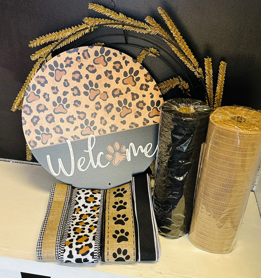 Cheetah Print Welcome with Paw Prints, Dog or Cat Lovers Wreath Kit