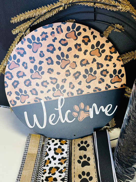 Cheetah Print Welcome with Paw Prints, Dog or Cat Lovers Wreath Kit