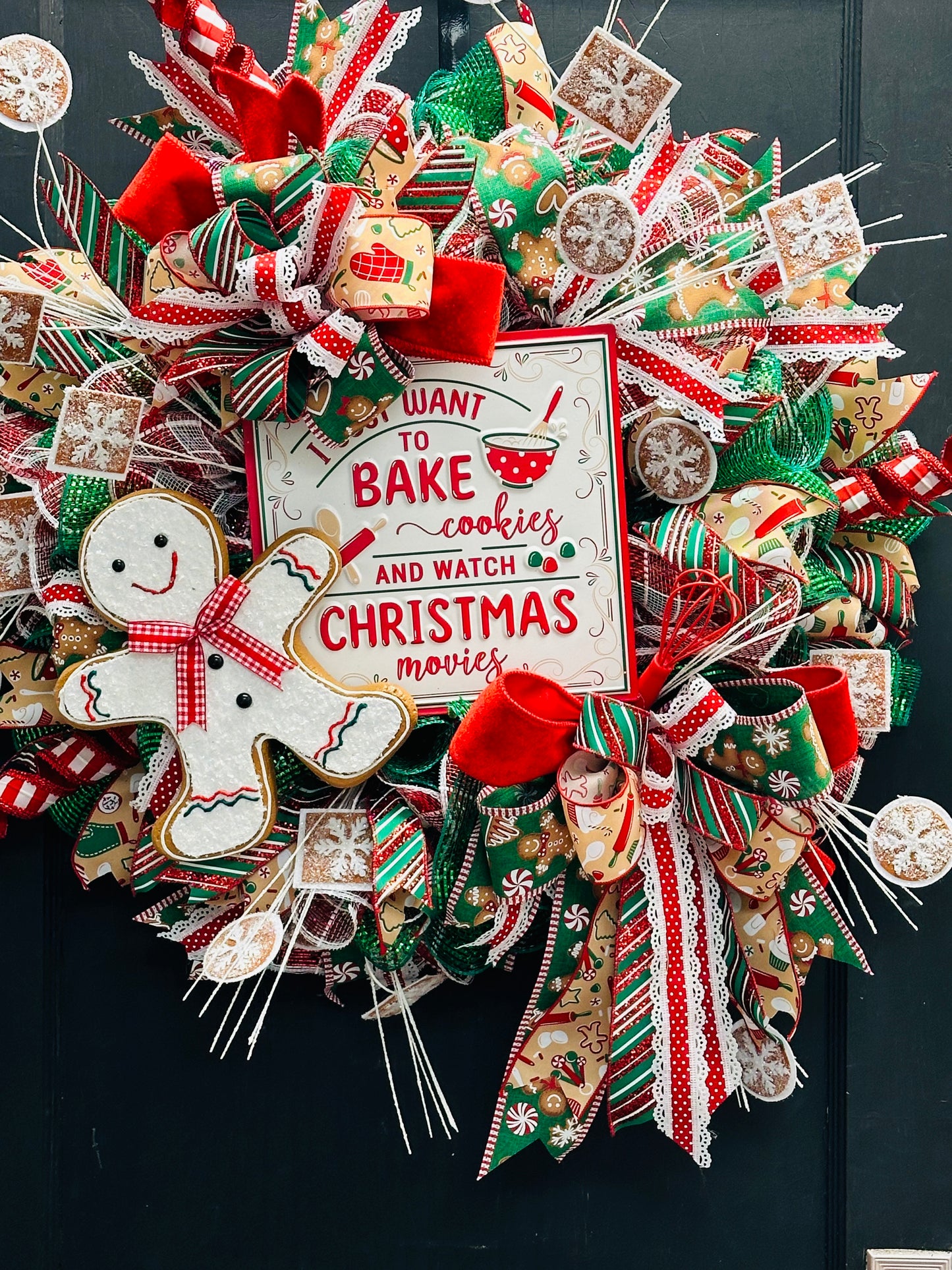 Holiday Baking Gingerbread Christmas Wreath