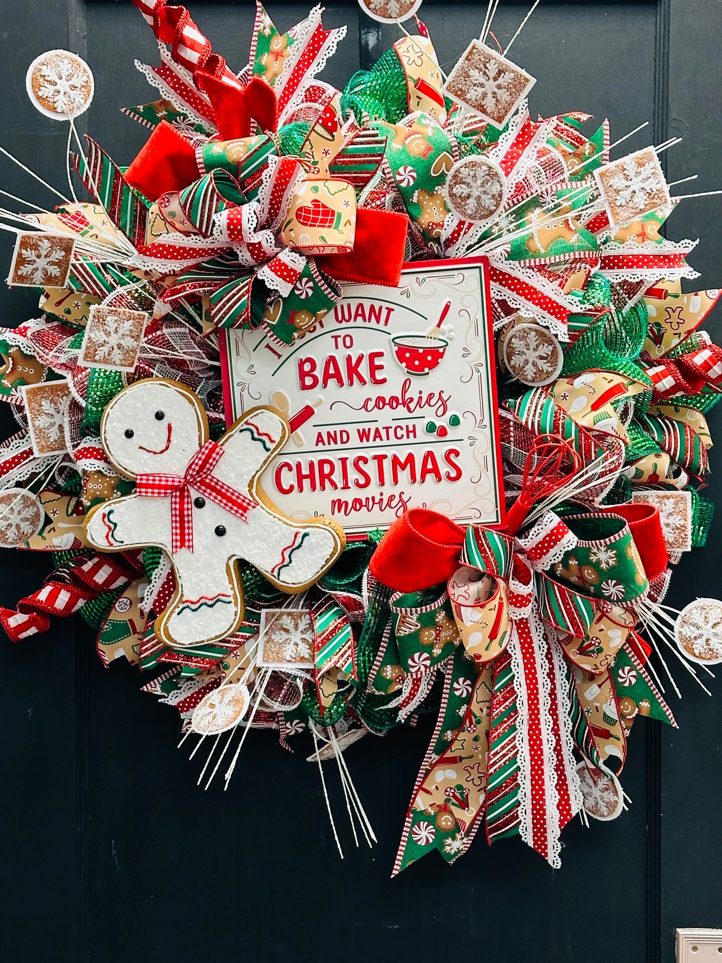 Holiday Baking Gingerbread Christmas Wreath