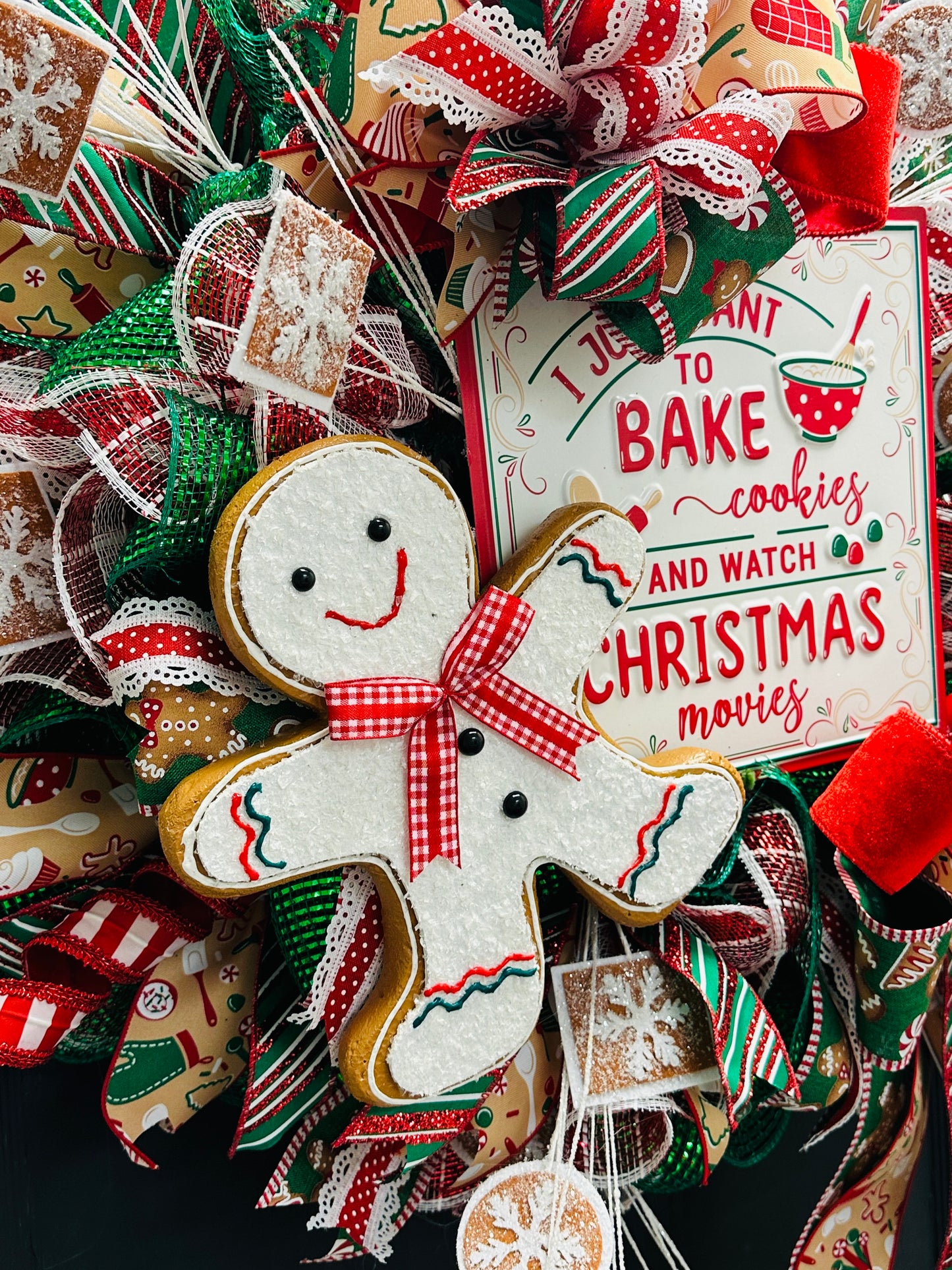 Holiday Baking Gingerbread Christmas Wreath