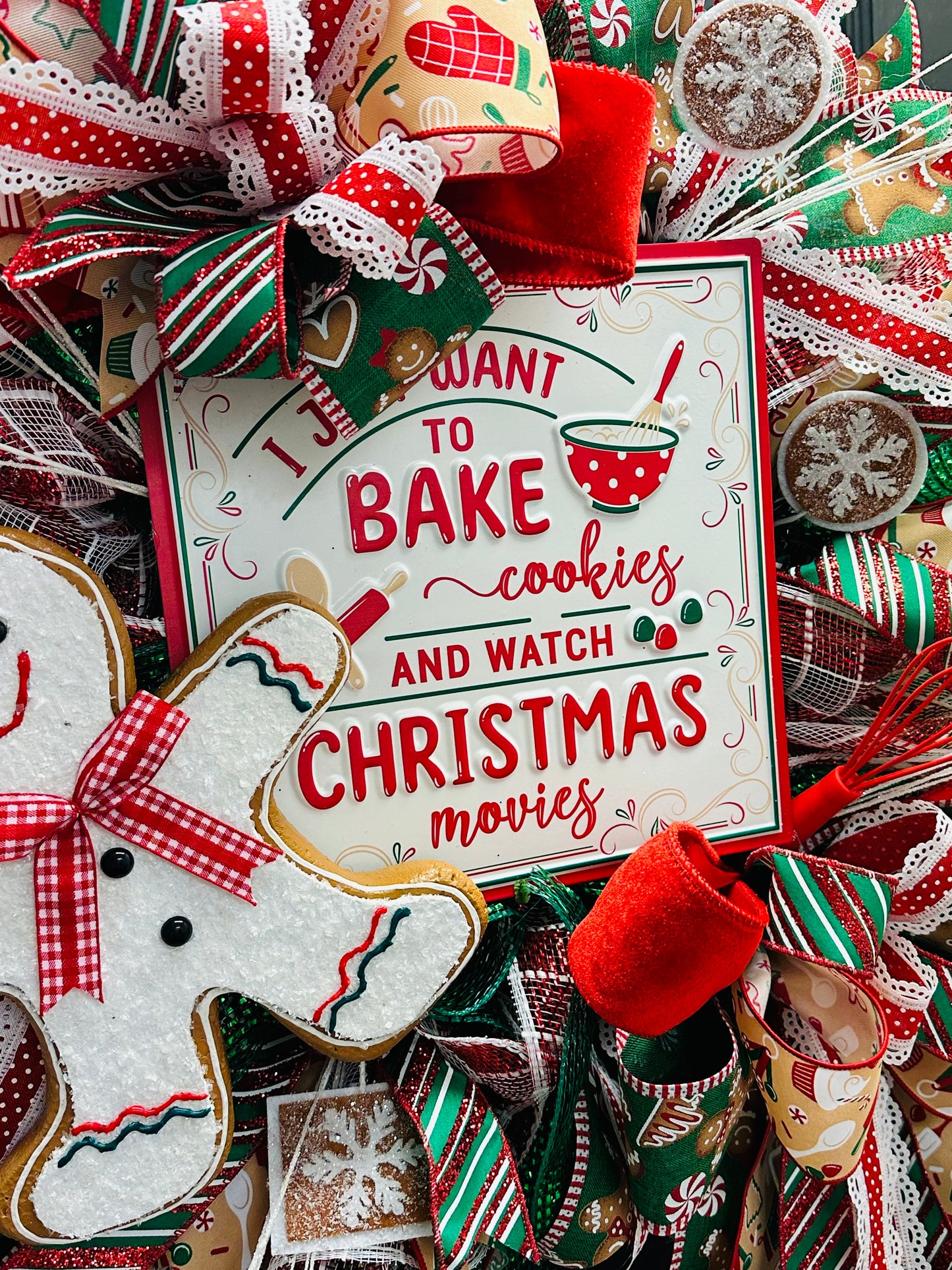 Holiday Baking Gingerbread Christmas Wreath