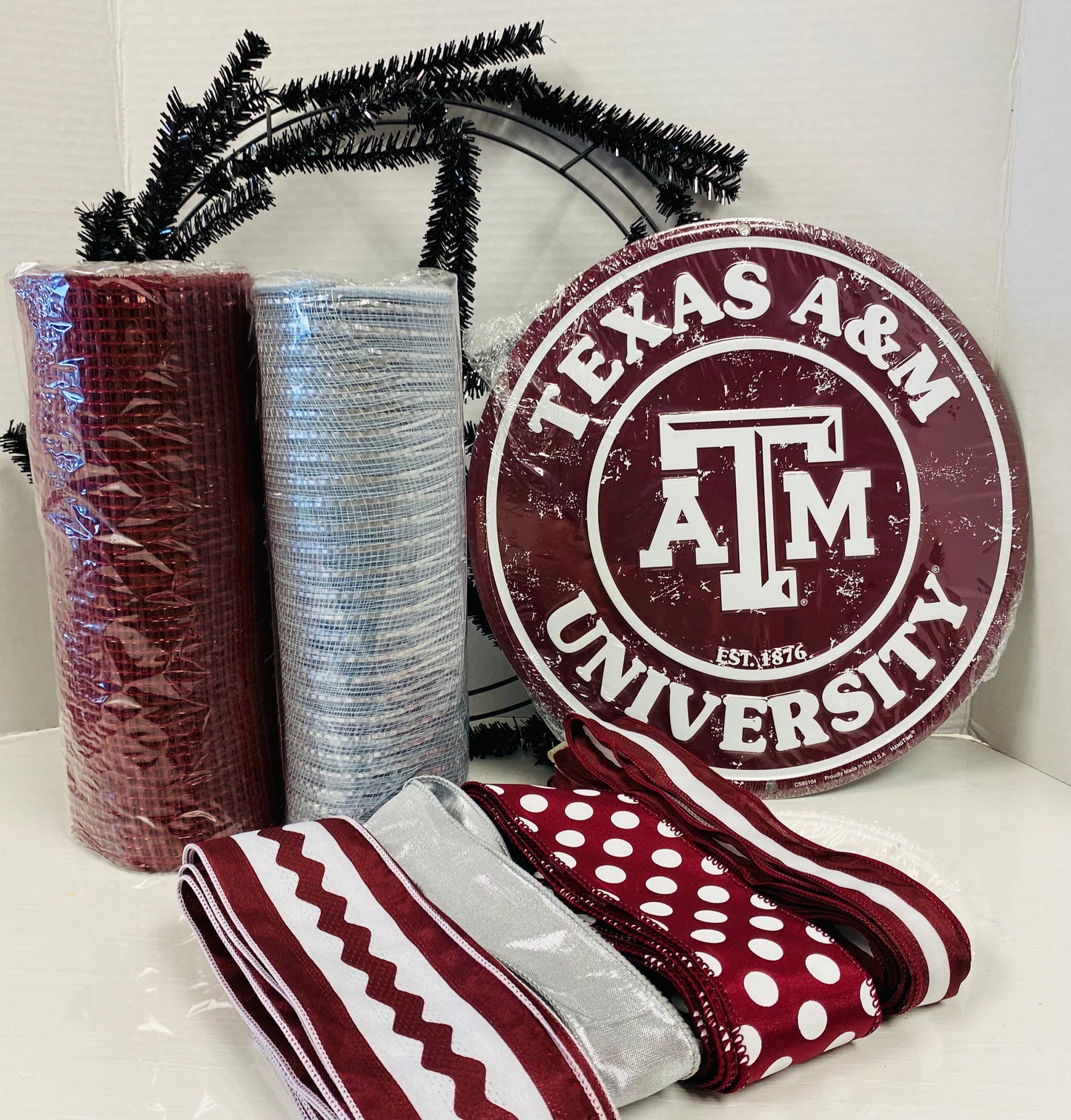 TX Aggie Wreath Party - Round Seal Sign