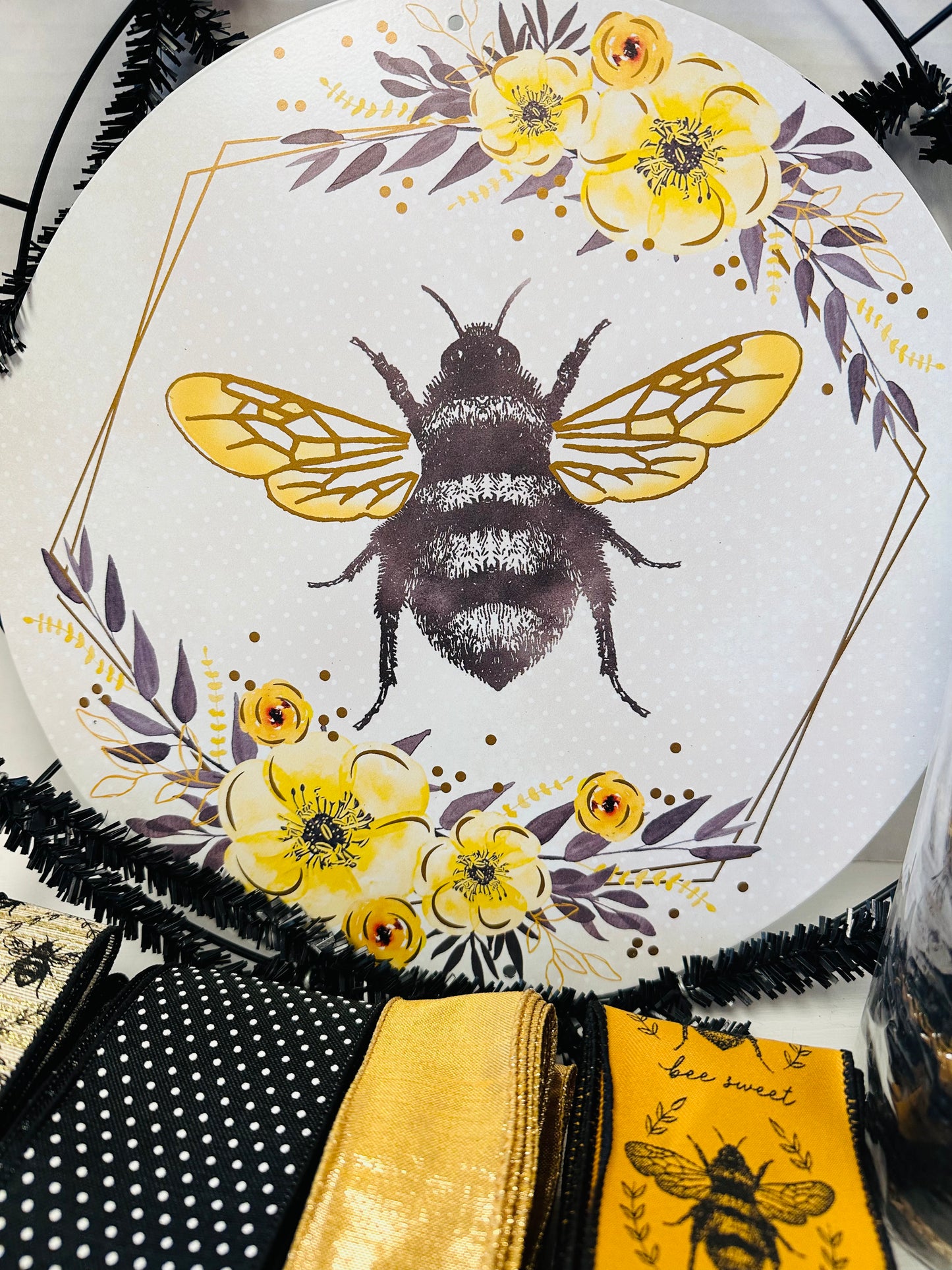 Queen Bee Everyday Wreath Kit
