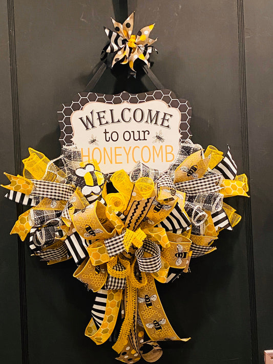 Welcome to Our Honeycomb Wreath,  Bee Wreath, Welcome Wreath, Everyday wreath, Bee Door Hanger, Summer Wreath,  Bee Decorations, Bee Gifts